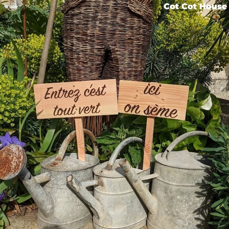 Pancarte en bois gravée extérieur déco